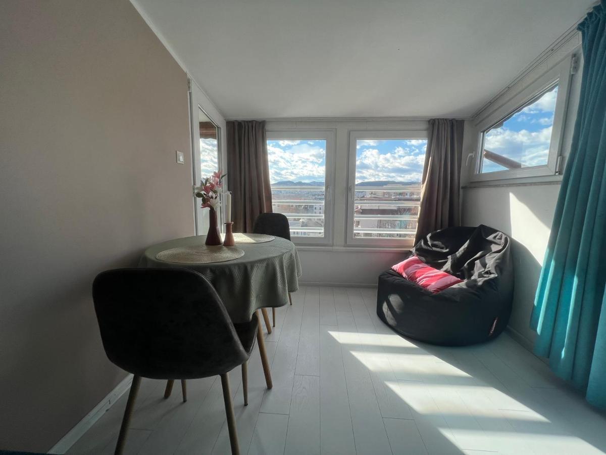 Town Place Apartment Kŭrdzhali Eksteriør bilde